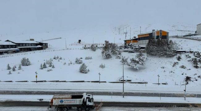 Erciyes'te hem kar hem sis etkili oldu