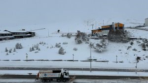 Erciyes'te hem kar hem sis etkili oldu