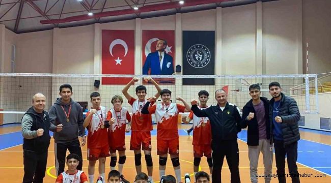 Kayseri Elit Voleybol Spor Midi erkeklerde şampiyon oldu