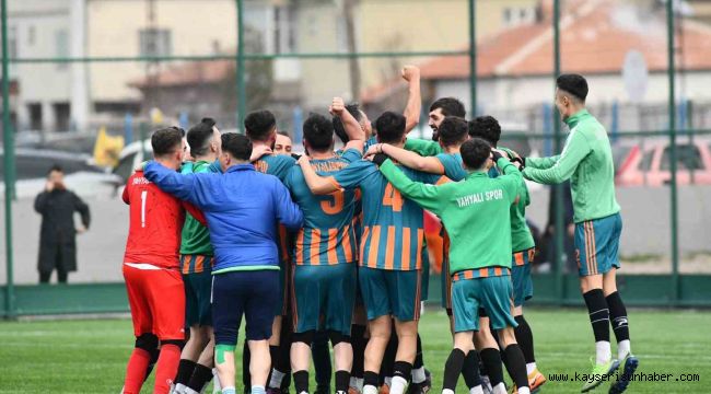 Yahyalıspor'da şampiyonluk coşkusu