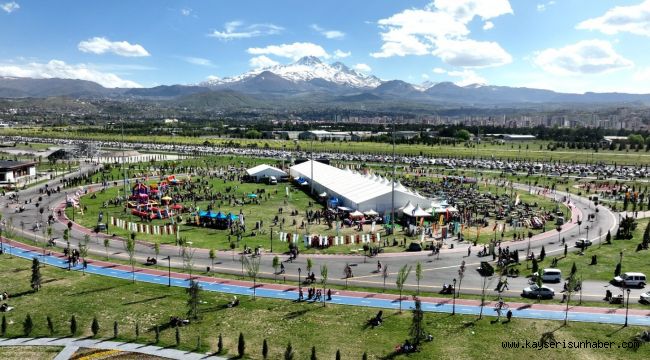 Kayseri Çocuk Kitap Fuarı ve Şenliği yoğun ilgi görüyor