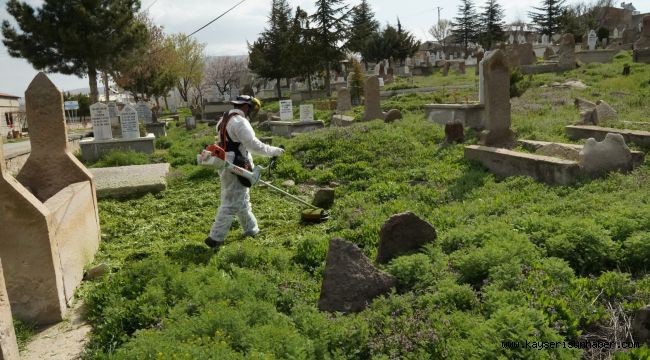 Melikgazi'de mezarlıklar bayrama hazır