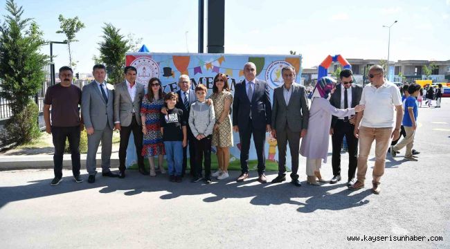 Başkan Büyükkılıç, minik öğrencilerin geleneksel bahar şenliğine katıldı