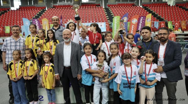 Kocasinan'da İlkokullar Arası Ödüllü Satranç Takım Turnuvası sona erdi