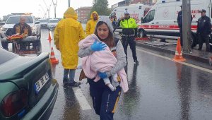 Yaralı bebeğe sağlık personelinden "anne" şefkati