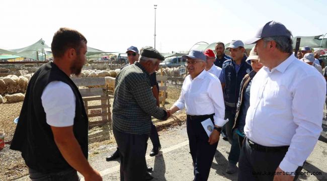 Başkan Büyükkılıç, Mimarsinan Kurban Pazarı'nı ziyaret etti