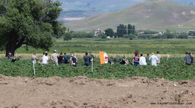 Düşen uçağın enkazında incelemeler sürüyor