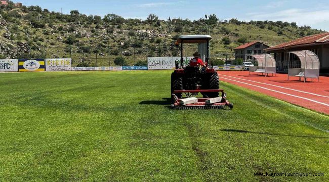 Hacılar Fevzi Mercan Stadyumu'nda zemin yenileme çalışmaları başladı