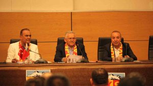 Kayserispor'da Başkan Ali Çamlı güven tazeledi