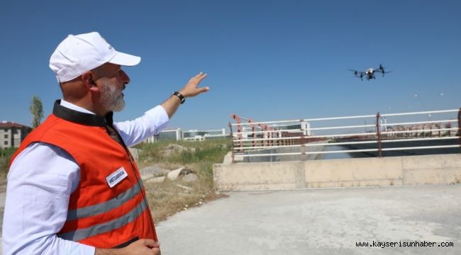 Kocasinan Belediyesi, drone ile tüm açık alanları ilaçlıyor