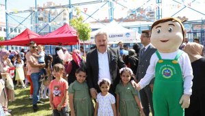 Melikgazi Belediyesi Karne Şenliği ile öğrencilerin yüzlerini güldürdü