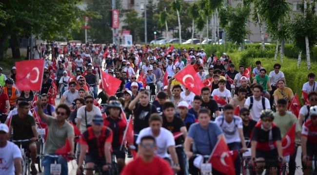 'Milletin Zaferi Bisiklet Turu'na yoğun ilgi