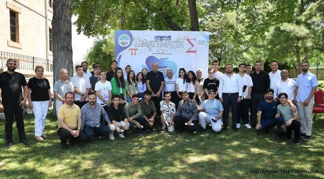 Başkan Büyükkılıç, Matematik Kampı Töreni'ne katıldı, öğrencilere belgelerini verdi