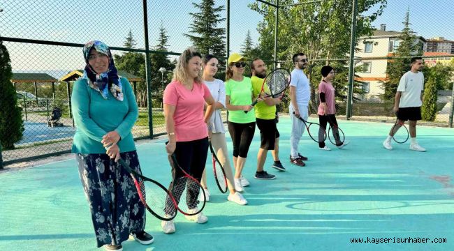 Başkan Özdoğan: "Tenis kurslarımız her yaşa hitap ediyor"