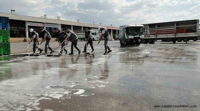 Büyükşehir Hal Kompleksi'nde kapsamlı temizlik çalışması