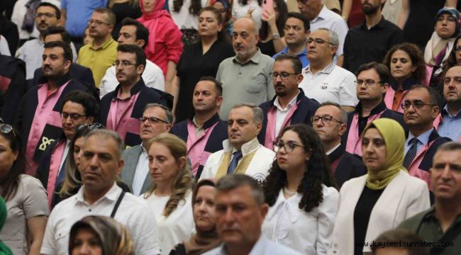 ERÜ Mühendislik Fakültesi dönem mezunlarını verdi