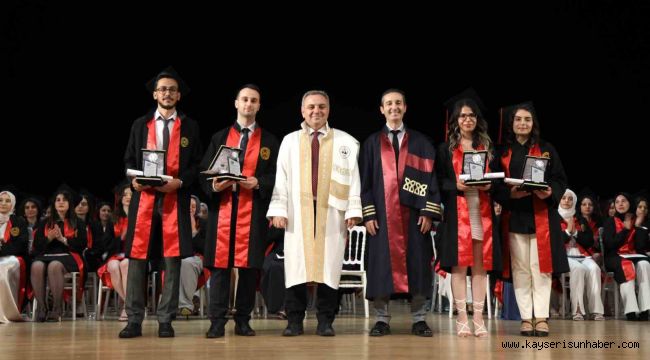 ERÜ Tıp Fakültesi 50. dönem mezunlarını verdi