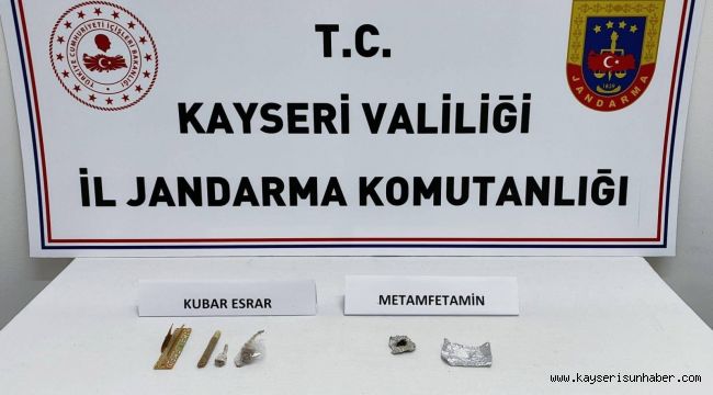 Hareketlerinden şüphelenilen şahıslardan uyuşturucu çıktı