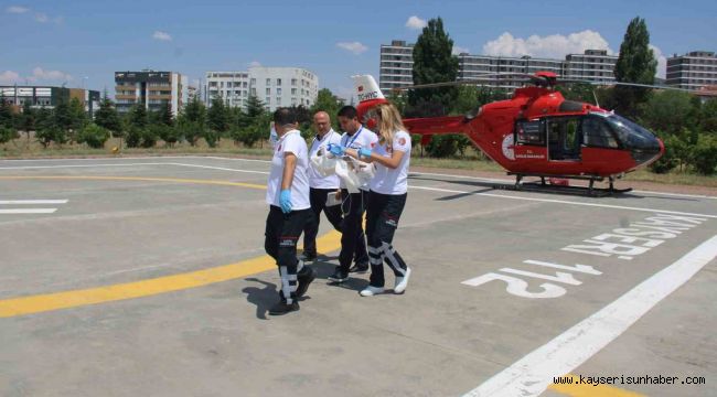 Helikopter ambulanslar Ferah bebeğin gözü için havalandı