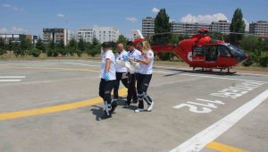 Helikopter ambulanslar Ferah bebeğin gözü için havalandı