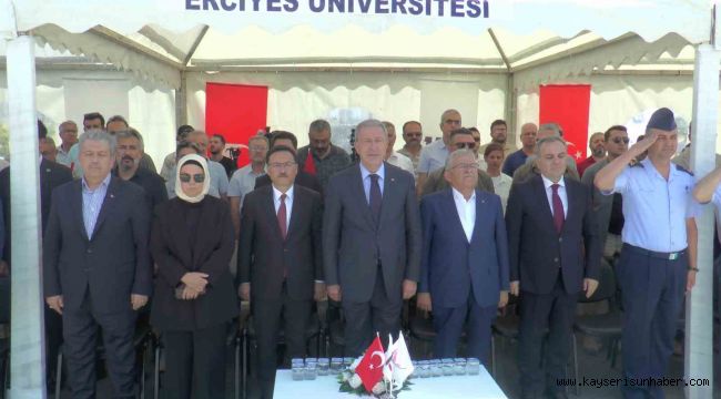 Hulusi Akar: "85 milyonun birliğini takip edeceğiz ve her türlü şer odağına karşı mücadelemizi sürdüreceğiz"