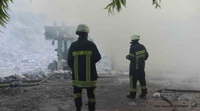 Kayseri'de alev alan otlar fabrikayı yaktı