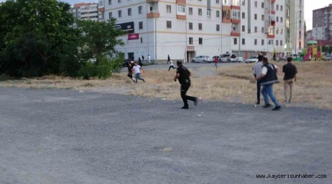 Kayseri'de çıkan olaylarda 21 polis ve 1 itfaiye personeli yaralandı