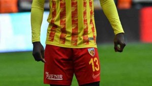 Stephane Bahoken 1 yıl daha Kayserispor'da