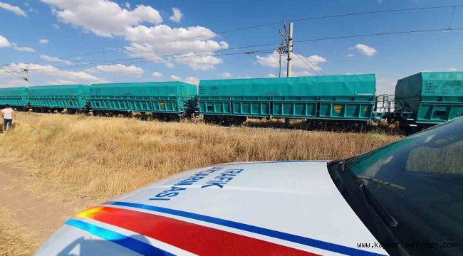 Yük treninin çarptığı demir yolu personeli hayatını kaybetti