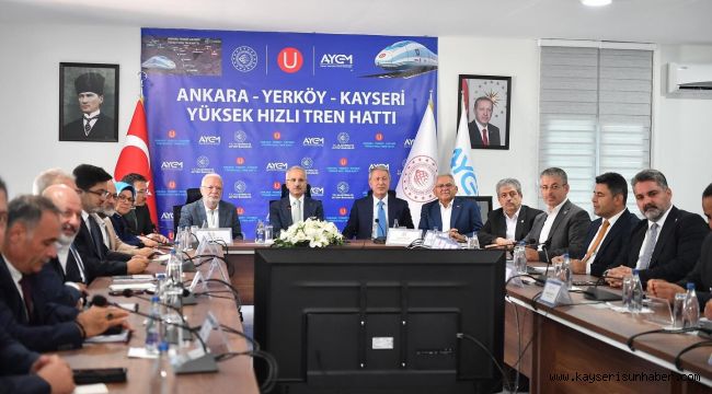 Başkan Büyükkılıç, Bakan Uraloğlu'na Hızlı Tren Hattı Şantiyesi'nde verilen brifinge katıldı