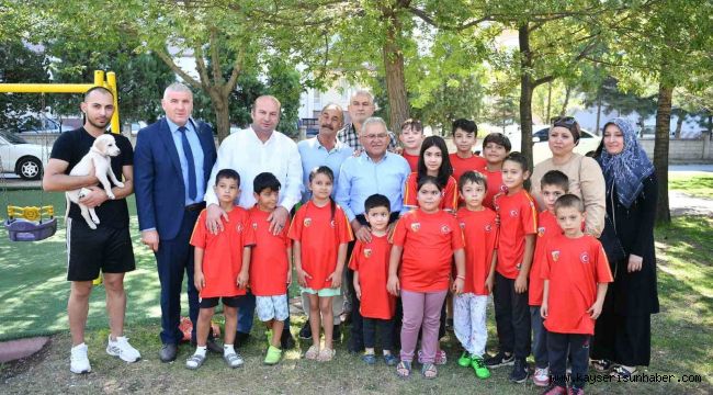 Başkan Büyükkılıç; Eskişehir Bağları'nda 3 mahalle muhtarı ve vatandaşlarla bir araya geldi