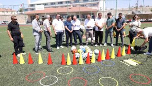 Başkan Metin sözünü tuttu: Çocuklar antrenman malzemelerine ve formalarına kavuştu