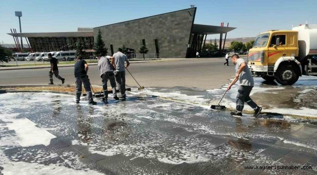 Büyükşehir'den Şehirlerarası Otobüs Terminali'nde kapsamlı temizlik