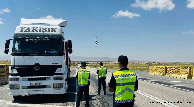 Kayseri jandarmasından Cayrokopter destekli trafik denetimi