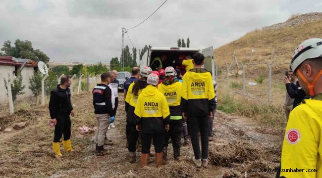 Kayseri'de sele kapılan kişinin cansız bedenine Anda Trabzon ekibi ulaştı