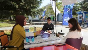 Büyükşehir'den yeni üniversite öğrencilerine rehberlik ve danışma hizmeti