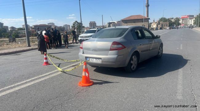 Eski eşini çocuğunun yanında vurdu