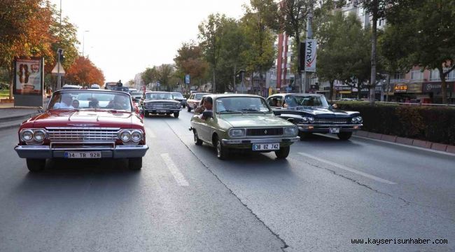 Kayseri'de klasik otomobil rüzgarı esti