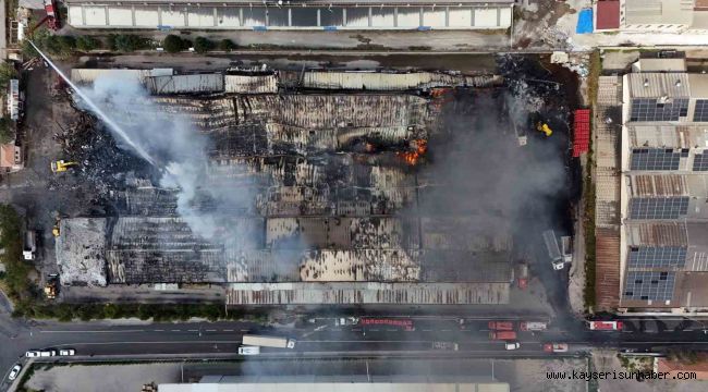 Kayseri'deki fabrika yangınında soğutma çalışması sürüyor