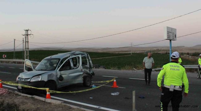 Durakta bekleyen öğretmenleri alan araca kamyon çarptı: 1 ölü, 5 yaralı