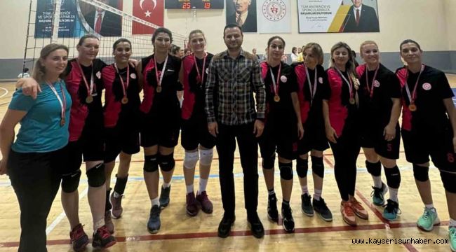 Kayseri Milli Eğitim Müdürlüğü Voleybol takımları Türkiye Finalleri'ne katılacak