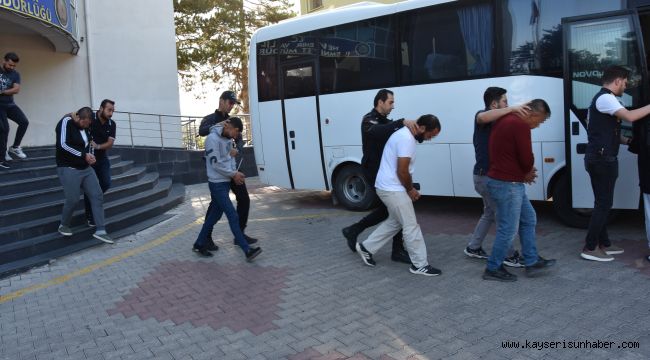 Örgüt lideri berber çıktı! 76 kişi gözaltına alındı!