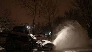 Başkan Çolakbayrakdar, "Kar, şehrimize bereket getirirken, ulaşım güvenliği için de gece gündüz çalışıyoruz"