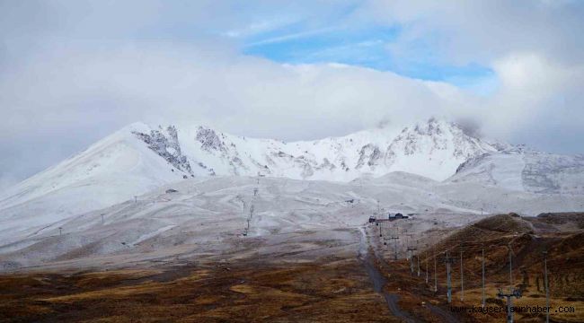 Erciyes'te iki mevsim, sarı ve beyaz bir arada