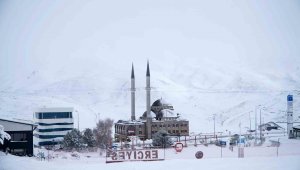 Erciyes'te kar kalınlığı 50 santimi buldu, hazırlıklar hızlandı