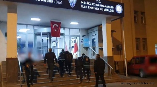 İşyerini kurşunlayanlar önce kameraya sonra polise yakalandı