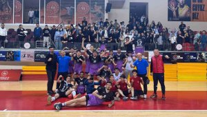 Kayseri derbisini Elit Voleybol kazandı