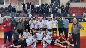 Kayseri Elit Voleybol fark attı