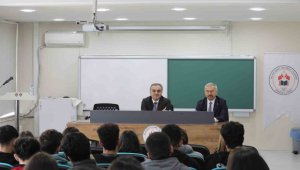 Rektör Prof. Dr. Altun, Talas Şehit Mahmut Yıldırım Anadolu Lisesi öğrencileri ile bir araya geldi