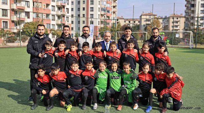 Talas'ta Öğretmenler Günü Futbol Turnuvası